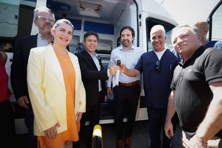 Kicillof recorrió las obras de ampliación en el Hospital “Mariano y Luciano de la Vega”