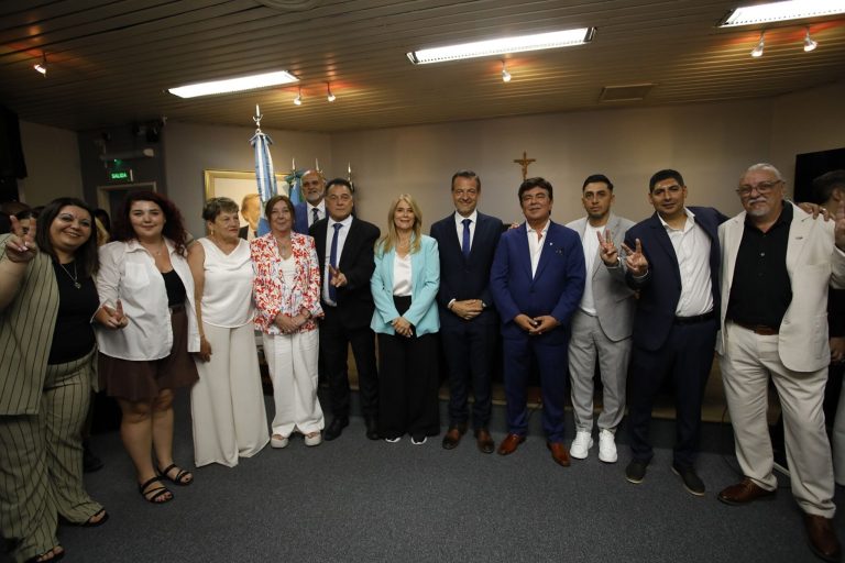 Espinoza y Magario participaron de la jura de los nuevos concejales de La Matanza