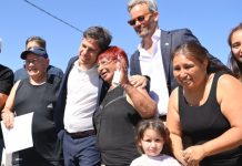 Kicillof entregó viviendas e inauguró un centro universitario Puentes
