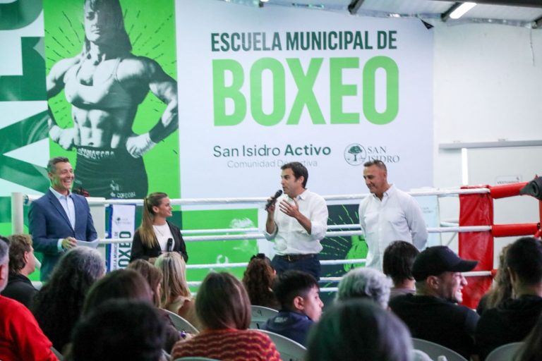 Con un homenaje a la Locomotora Oliveras, se reinauguró la Escuela de Boxeo de San Isidro