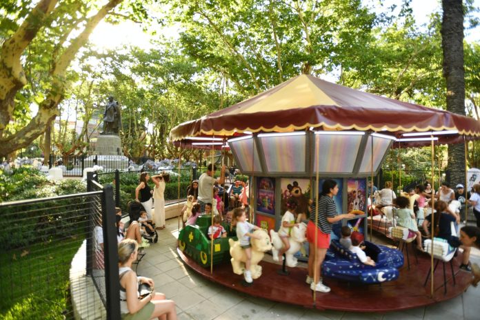 SM_Plaza_Vicente_López_y_Planes_4