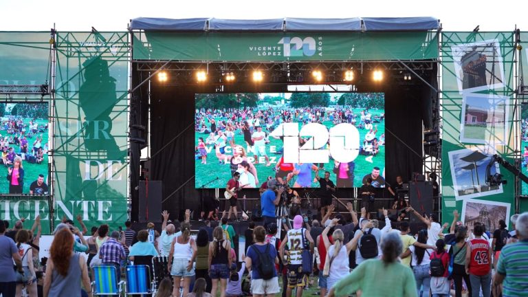 Más de 20.000 vecinos festejaron los 120 años de Vicente López con un gran show de luces y sin pirotecnia