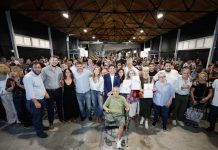 Kicillof entregó 700 escrituras gratuitas a familias de Avellaneda