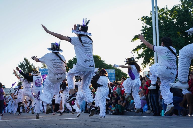 Vuelve el carnaval a las calles de Ituzaingó