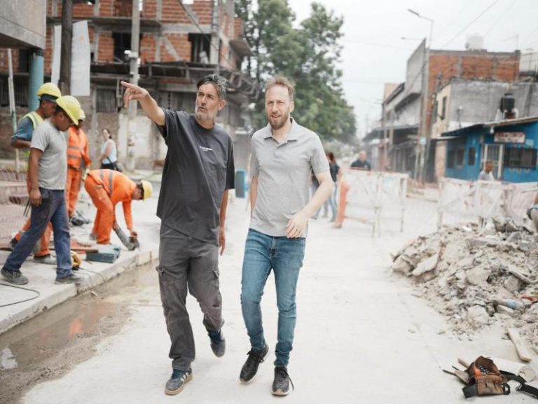 Lomas de Zamora realiza obras de repavimentación en Villa Lamadrid