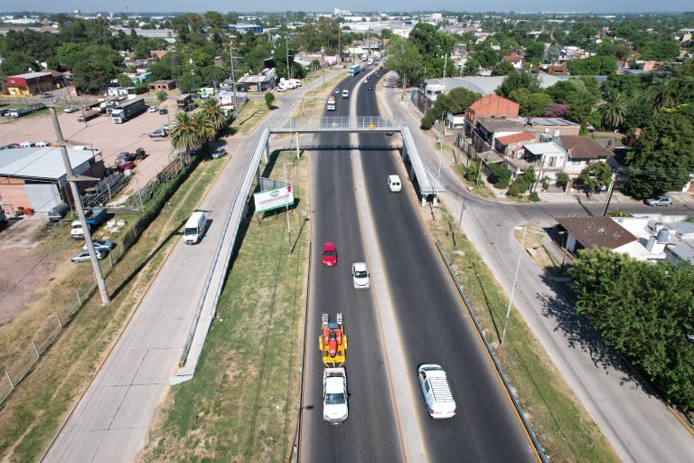 Se habilitó el nuevo puente peatonal sobre la Ruta 4 en Burzaco