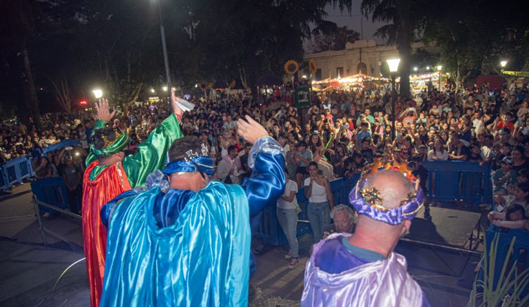Una multitud celebró con los Reyes Magos en Burzaco