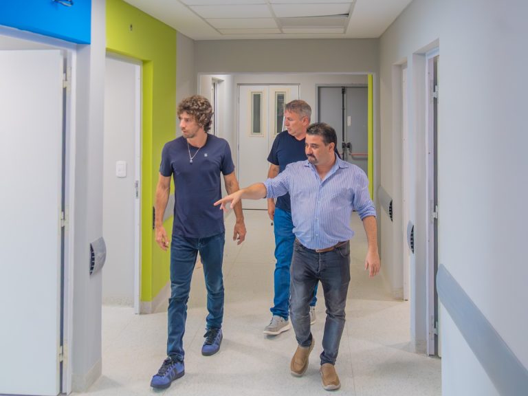 Andreotti visitó la última etapa de obra del nuevo sector de Internación Pediátrica en el Hospital Provincial Cordero