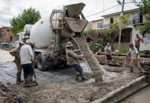 Quilmes utiliza fondos municipales para asfaltar unas 40 cuadras