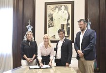 Kicillof y Cuattromo firmaron convenios con municipios para la compra de equipamiento