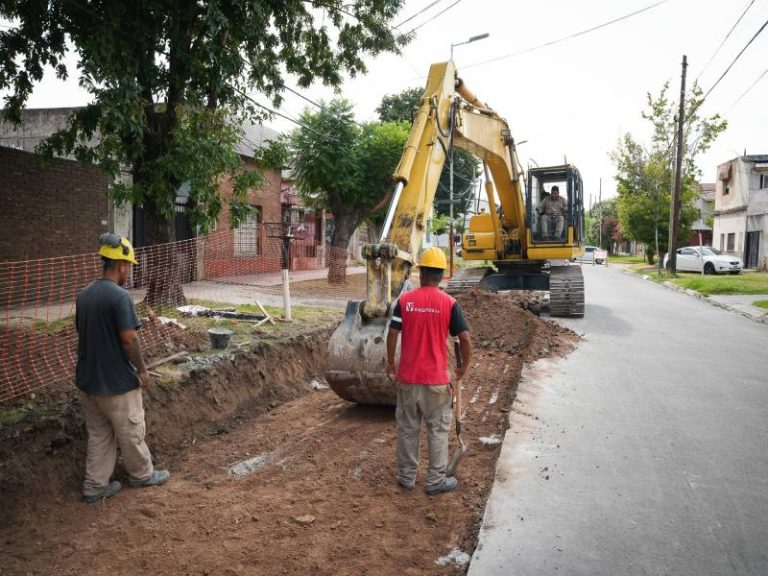 Continúa el plan de repavimentación en hormigón en los barrios de Lomas