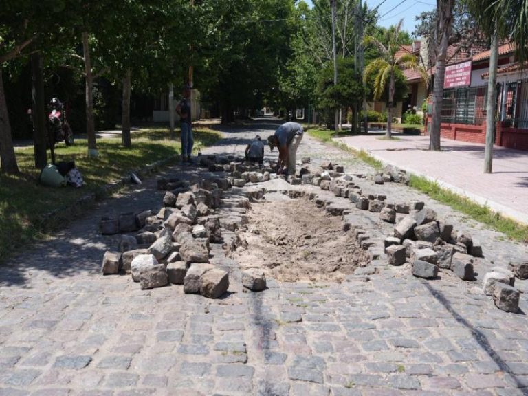 Avanza la recuperación de calles adoquinadas en Lomas de Zamora