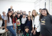 Se inauguraron seis edificios educativos en un día