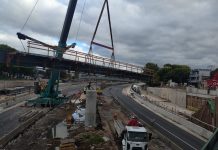 Reabrió la Autopista Dellepiane en ambos sentidos tras montar dos nuevos puentes