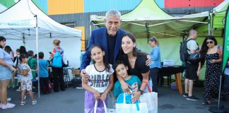 Ferraresi entregó kits “De Punta En Blanco” en el Parque La Estación
