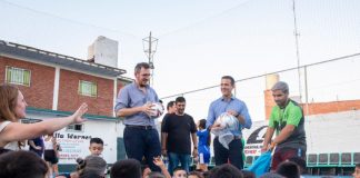 Entregan materiales deportivos a 16 clubes de Lanús
