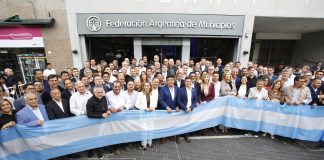 Espinoza y Kicillof incorporaron nuevos patrulleros, motos y efectivos policiales