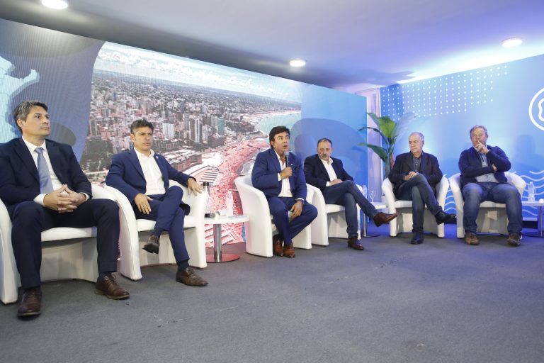 Espinoza y Kicillof denuncian la situación crítica de los municipios y las provincias