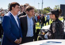 Espinoza y Kicillof incorporaron nuevos patrulleros, motos y efectivos policiales