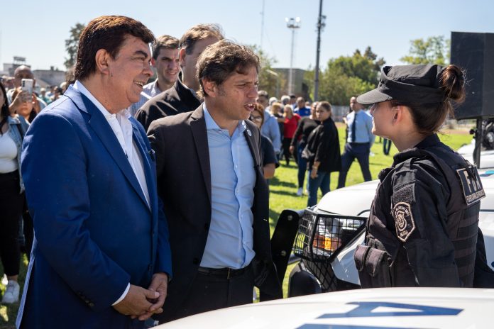 FE AK Entrega Patrulleros LM 2.jpg
