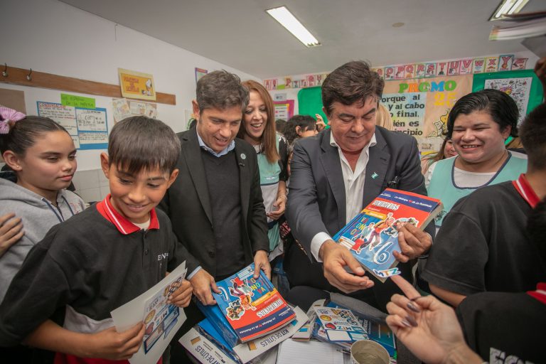 Un millón de Manuales y Kits Escolares: Espinoza y Kicillof protegen la educación pública frente al ajuste