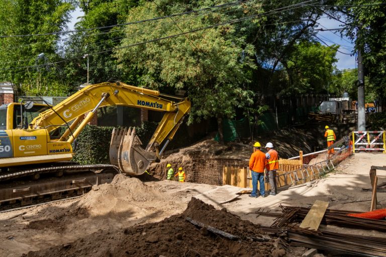 Avanzan los trabajos del Aliviador Alto Perú para evitar inundaciones en San Isidro