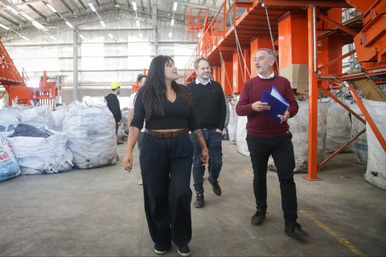 Quilmes presentó la nueva Tolva de Transferencia de Residuos en el Eco Parque