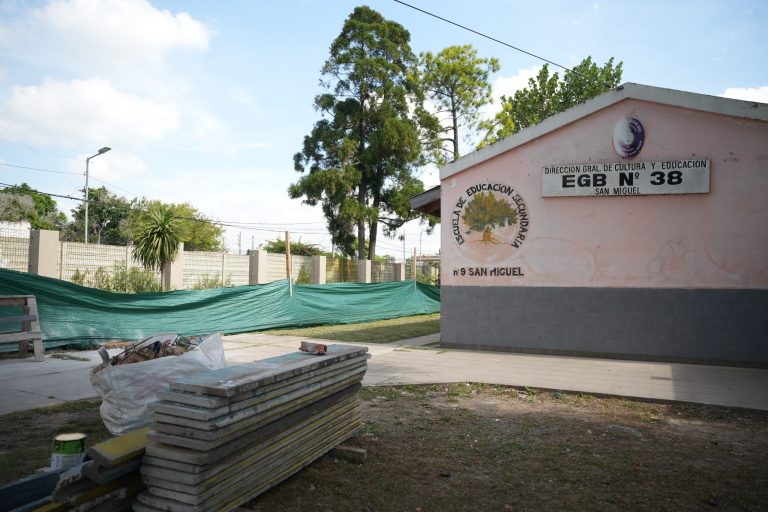 Avanzan obras en distintas escuelas de San Miguel