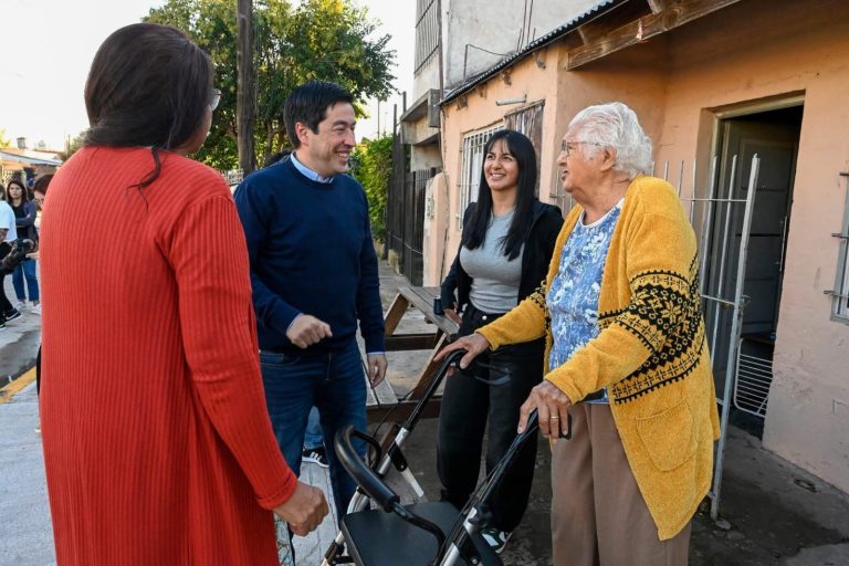 Nardini inauguró cuatro calles en el barrio Estudiantes de Grand Bourg