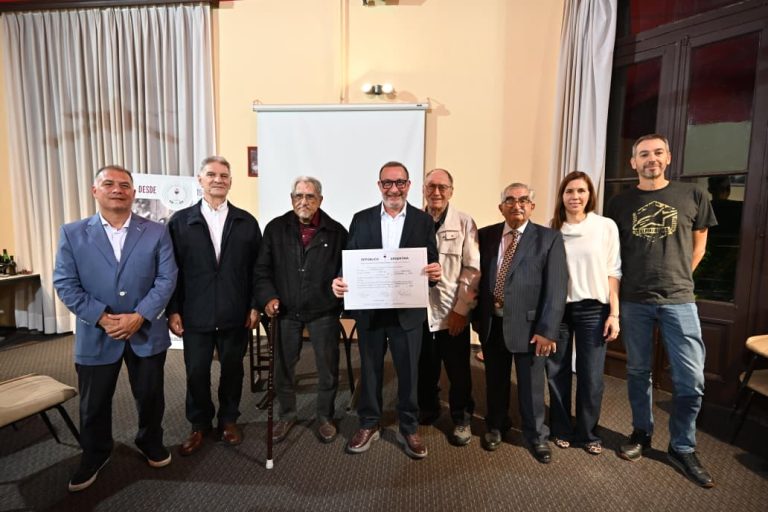 Luis Vivona, impulsor de la Ley Vino Buenos Aires, se recibió de Sommelier