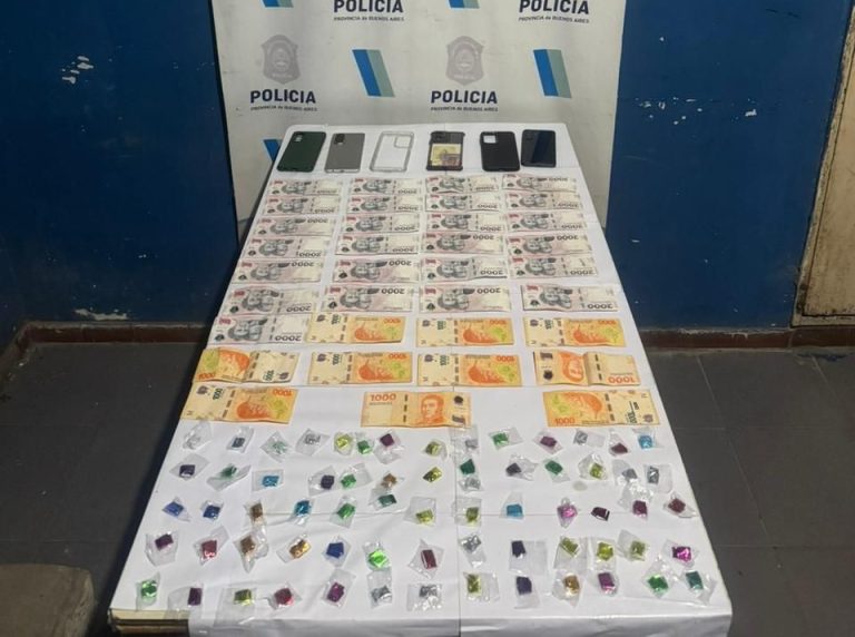 La policía detuvo a tres personas por venta de droga en Grand Bourg