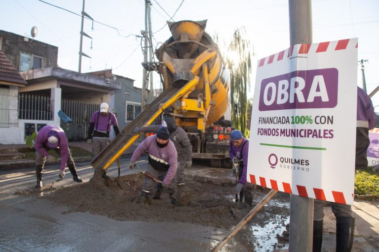 El plan municipal de bacheo se intensifica en Quilmes Oeste