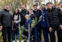 Vicente López plantó un nuevo olivo como símbolo de paz