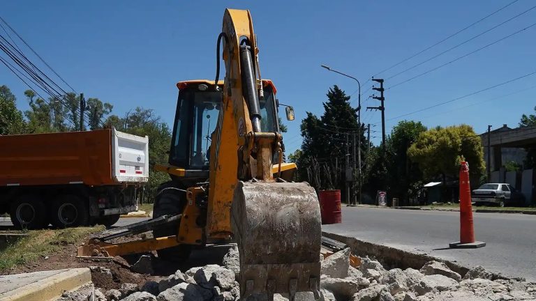 Avanza la rehabilitación de calzada de la Ruta Provincial 8 en Pilar