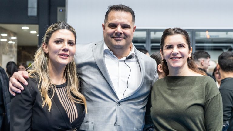 Mariel Fernández acompañó la inauguración de Cabaña Don Theo