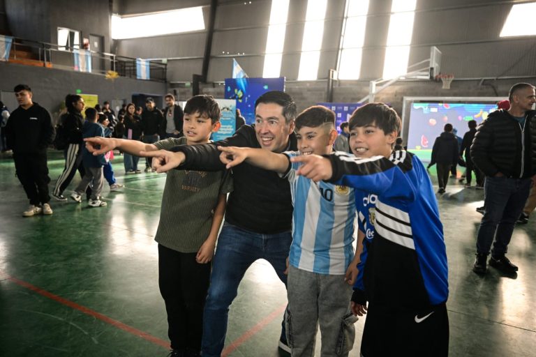 Nardini dio inicio a las vacaciones de invierno en Malvinas