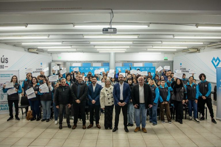 Lanús otorgó certificados a agentes del COM capacitados por el Instituto Universitario Vucetich