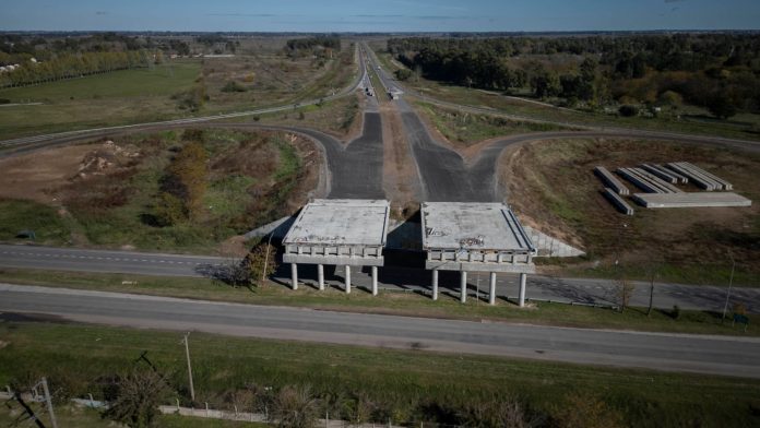 AUTOPISTA - PRESIDENTE PERÓN.jpg