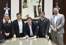 Kicillof y Cuattromo firmaron convenios con municipios para la compra de bienes de capital