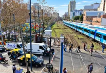 Trenes Argentinos prueba un sistema en el Sarmiento que alerta por fallas en los pasos a nivel