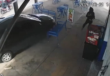 Castelar: robaron a una docente, escaparon de la Policía y terminaron chocando contra una heladería
